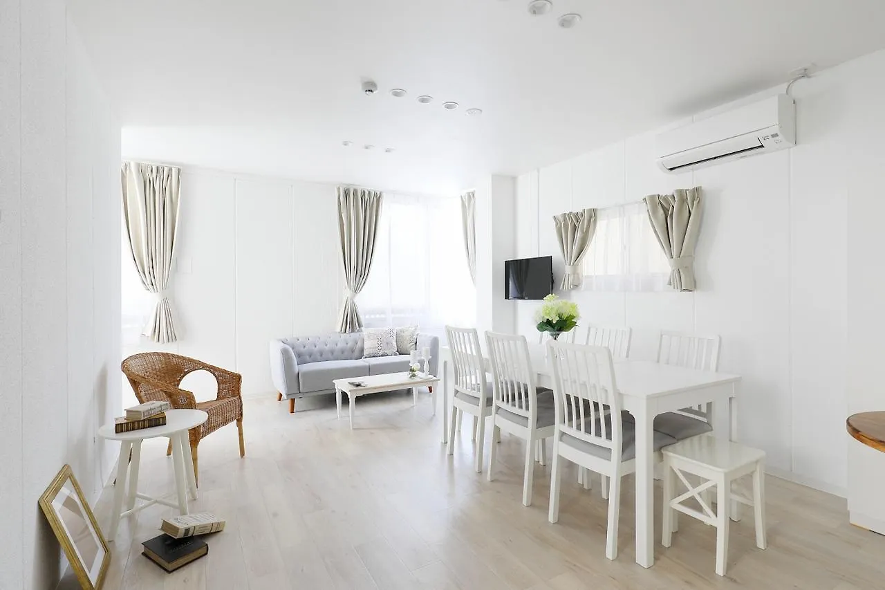 Bijou Suites Sorriso Osaka 0*,  Japonia